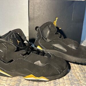 Nike Air Jordan Youth True Flight size 1.5